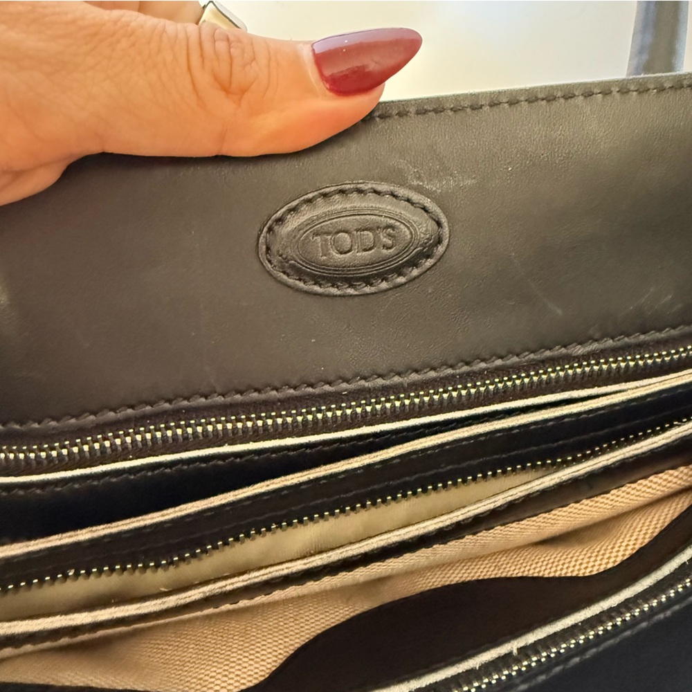 Tod’s Black Leather Tote Bag - Picture 3 of 3